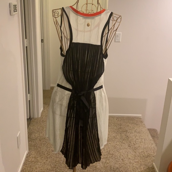 Nana Nucci sleeveless pleated top - Picture 3 of 5